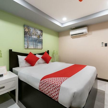 Oyo 171 Amore Hotel Muntinlupa City Exterior foto