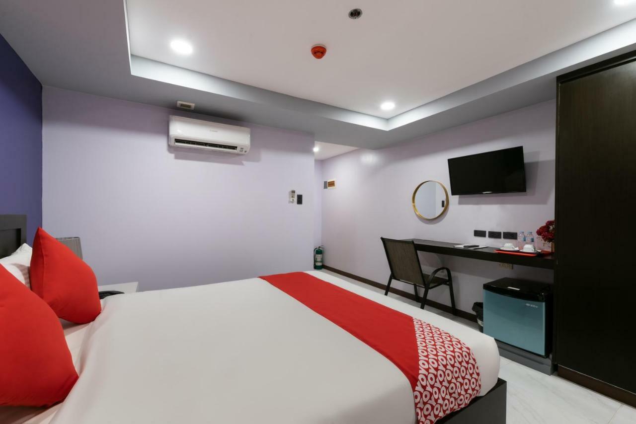 Oyo 171 Amore Hotel Muntinlupa City Exterior foto